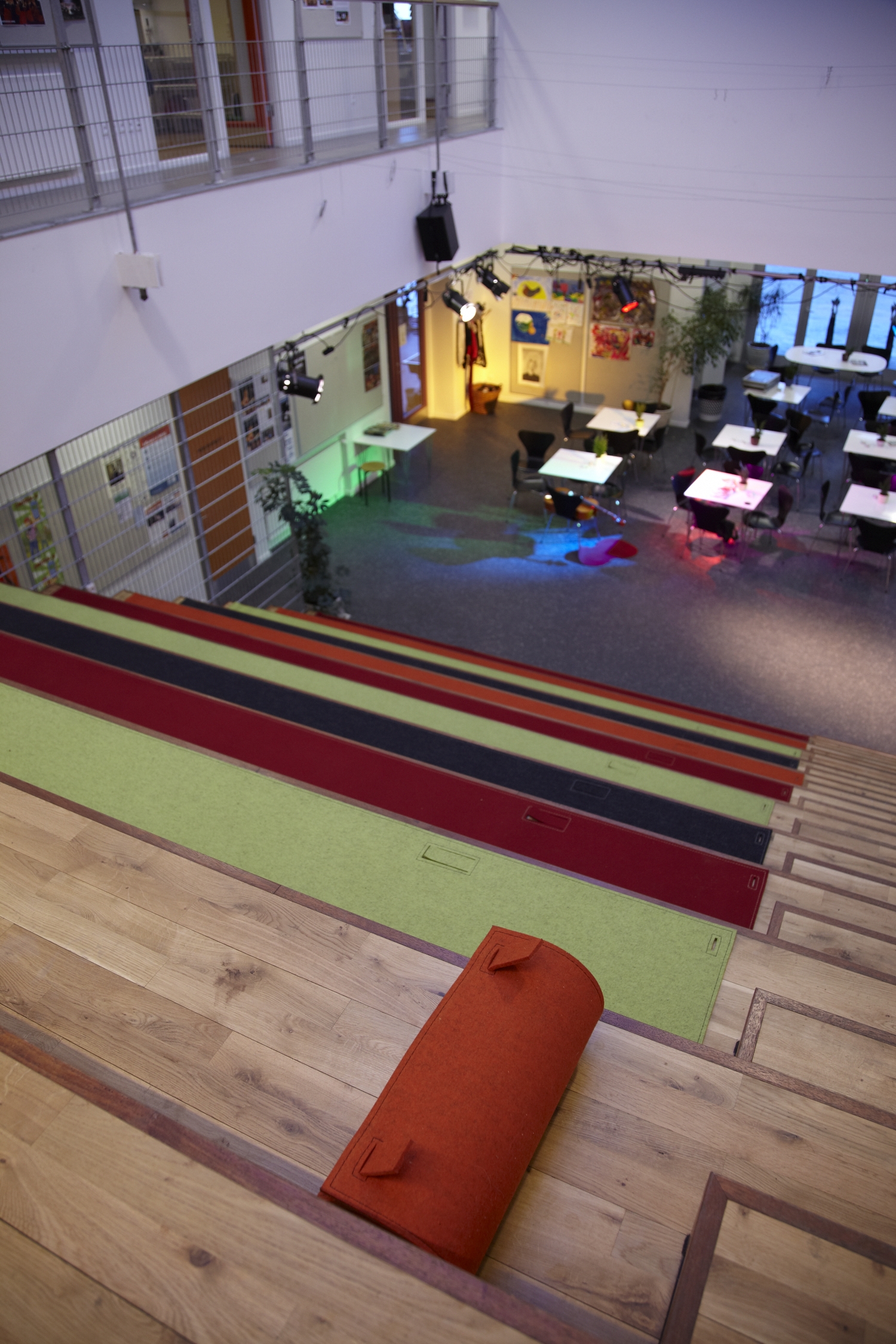 Filt sæde udrullet på trappe